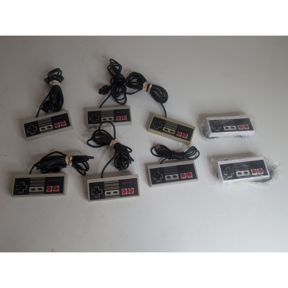 Lot Of 8 NES Nintendo Controllers 5 OEM NES-004 & 3 Non-OEM